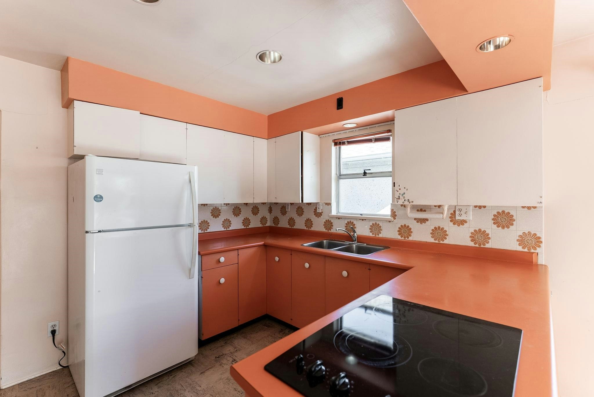 2878 W 14th Avenue, Vancouver, BC, V6K 2X4 - 8