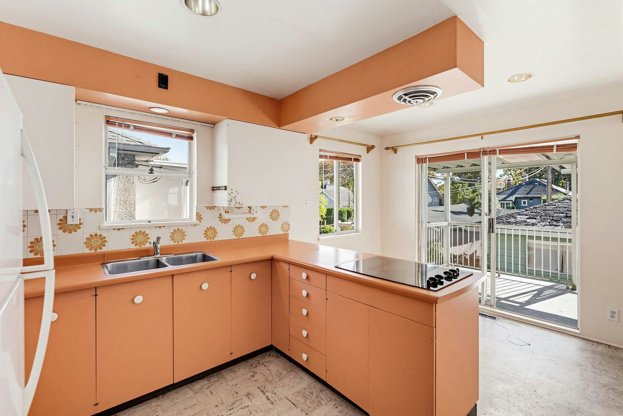 2878 W 14th Avenue, Vancouver, BC, V6K 2X4 - 10