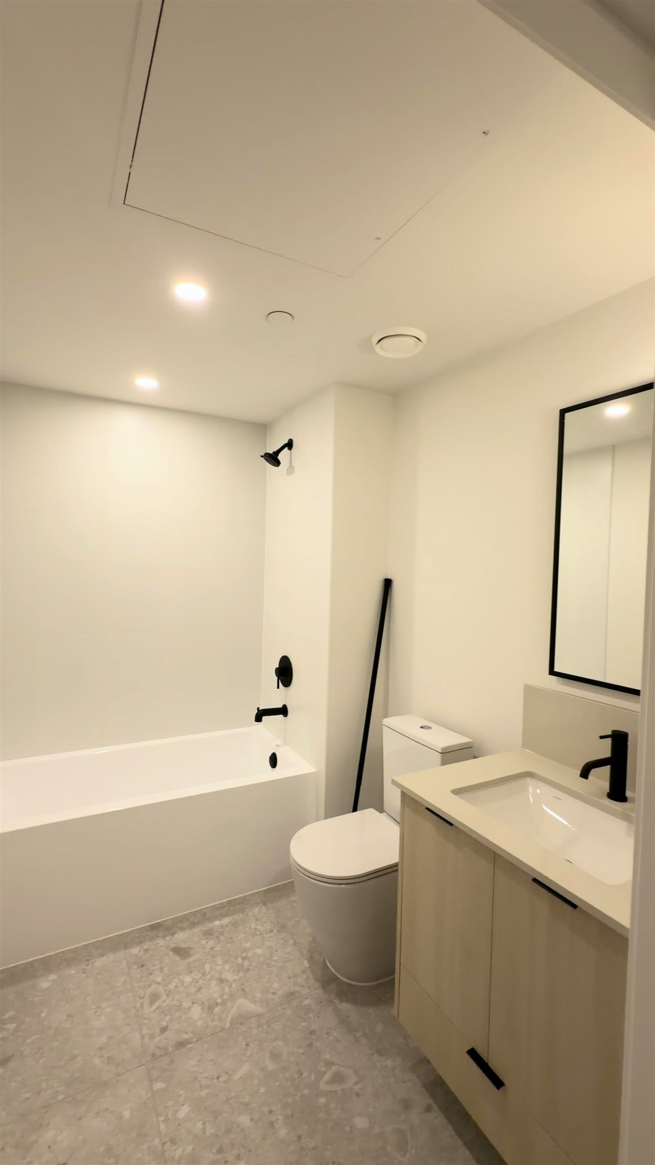 610-968 Lytton Street, North Vancouver, BC, V7H 2T1 - 9