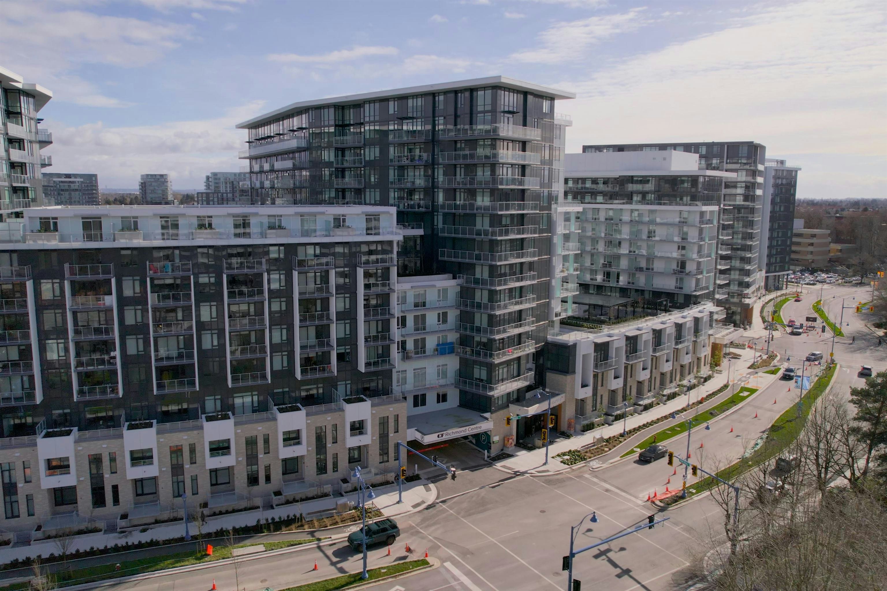 1215-6500 Minoru Boulevard - 2