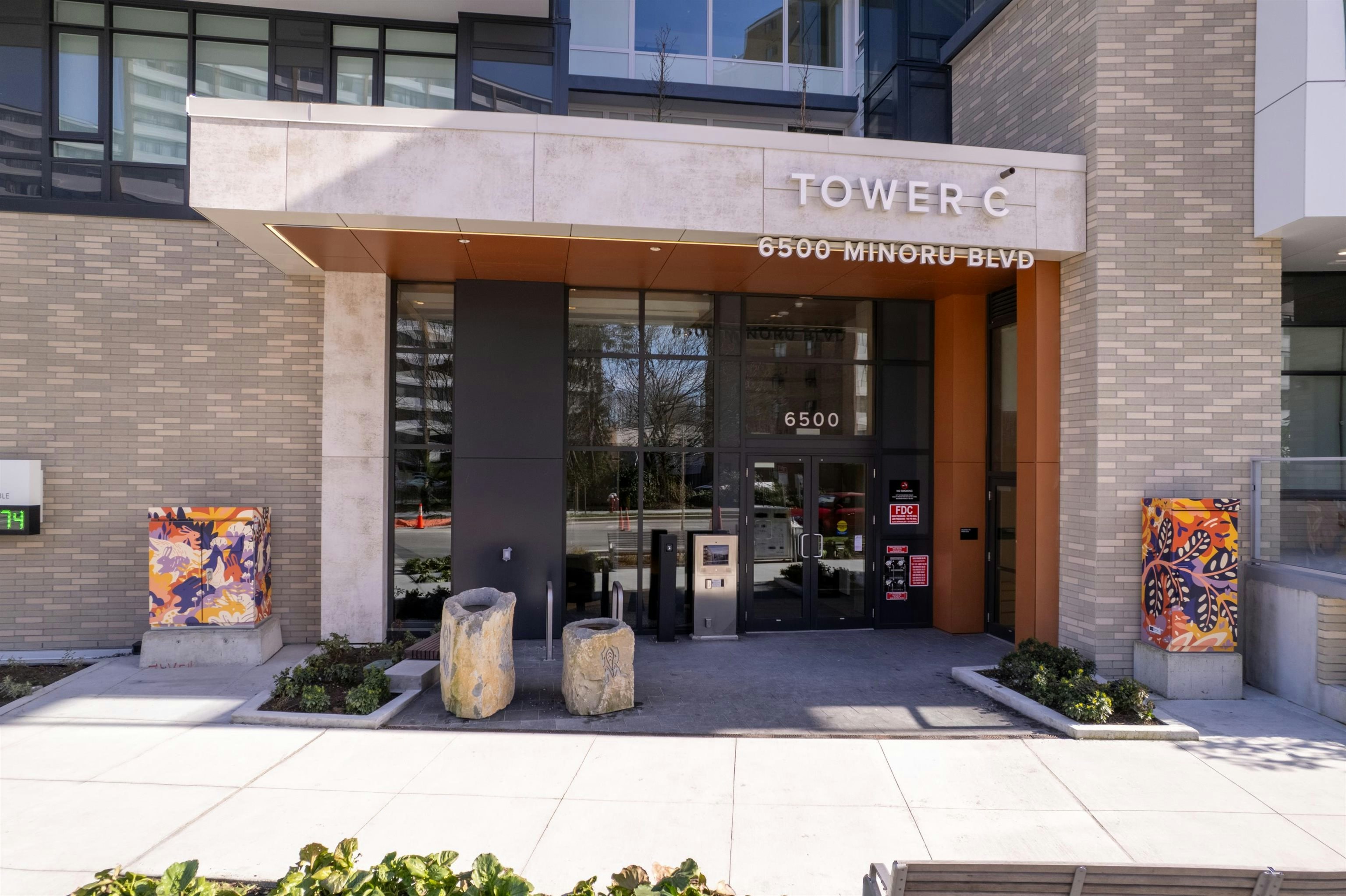 1215-6500 Minoru Boulevard - 3