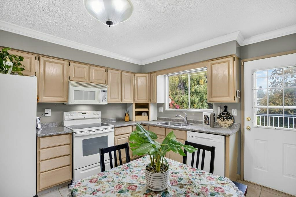 1423 Regan Avenue, Coquitlam, BC, V3J 3B6 - 12