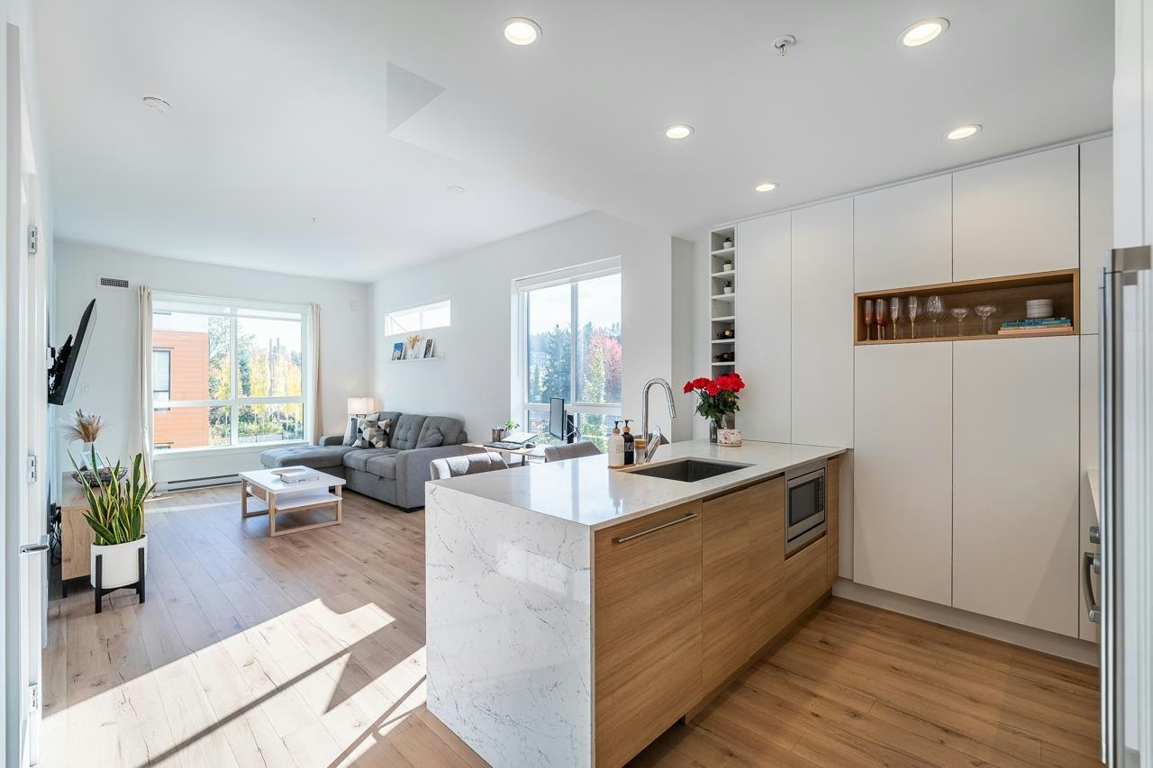 405-55 Klahanie Drive - 4
