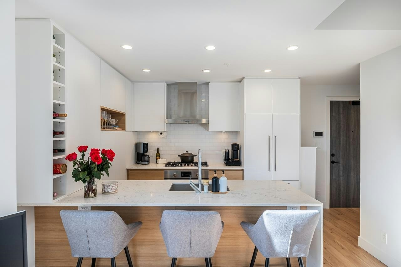 405-55 Klahanie Drive - 5