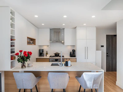 405-55 Klahanie Drive - 5