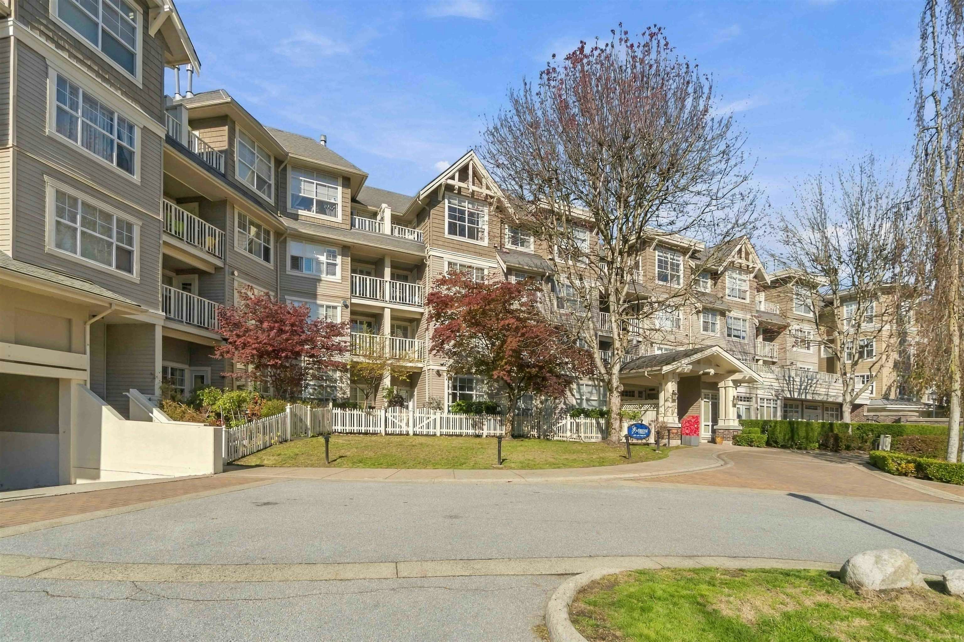 411-960 Lynn Valley Road - 3
