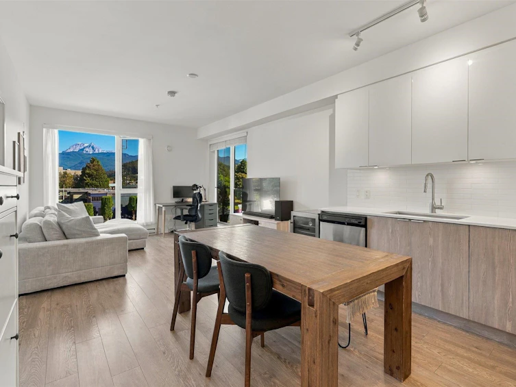 324 37881 Cleveland Avenue, Squamish, BC, V8B 0Z7 - 2