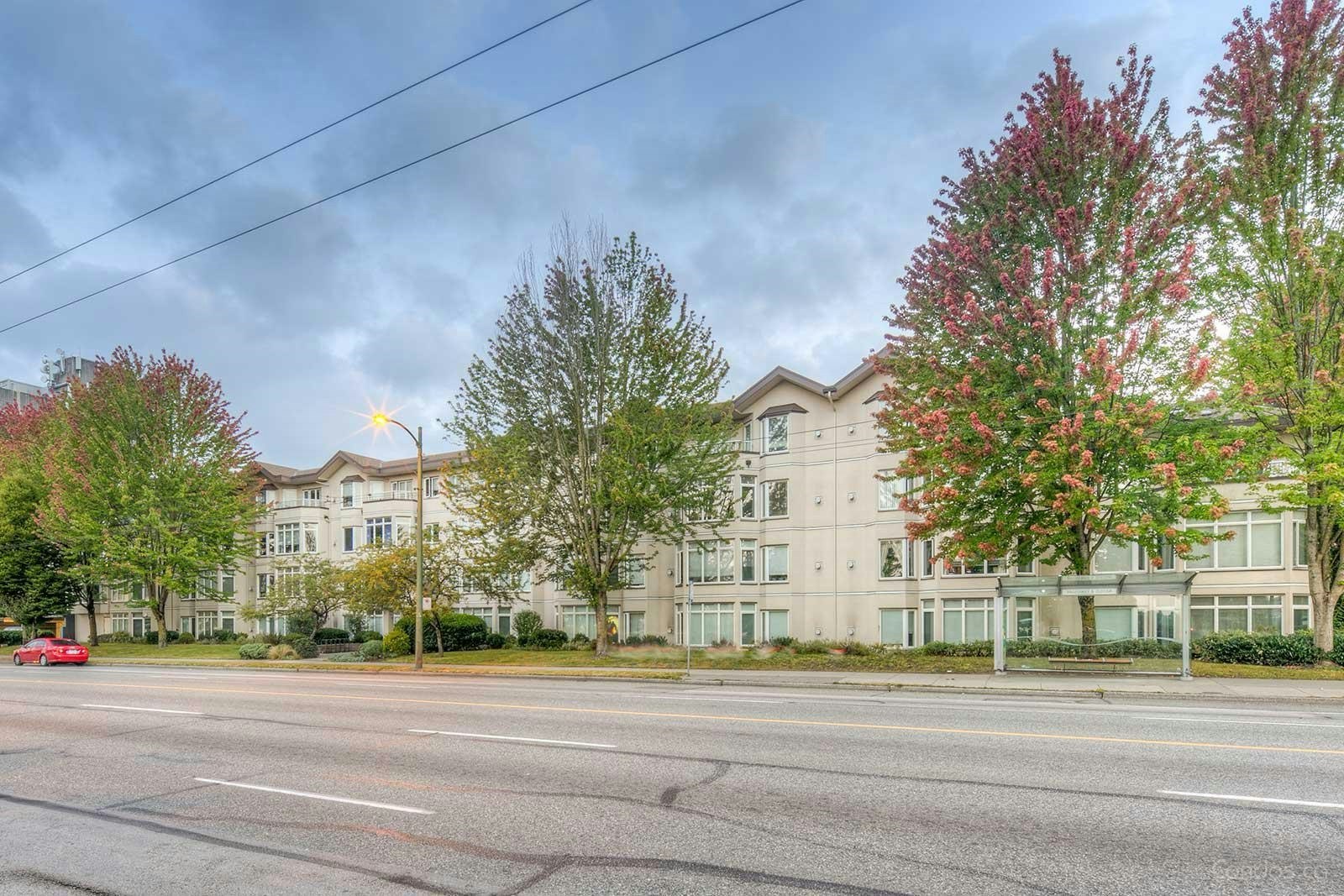 208-2677 E Broadway Street, Vancouver, BC, V5M 1Y6