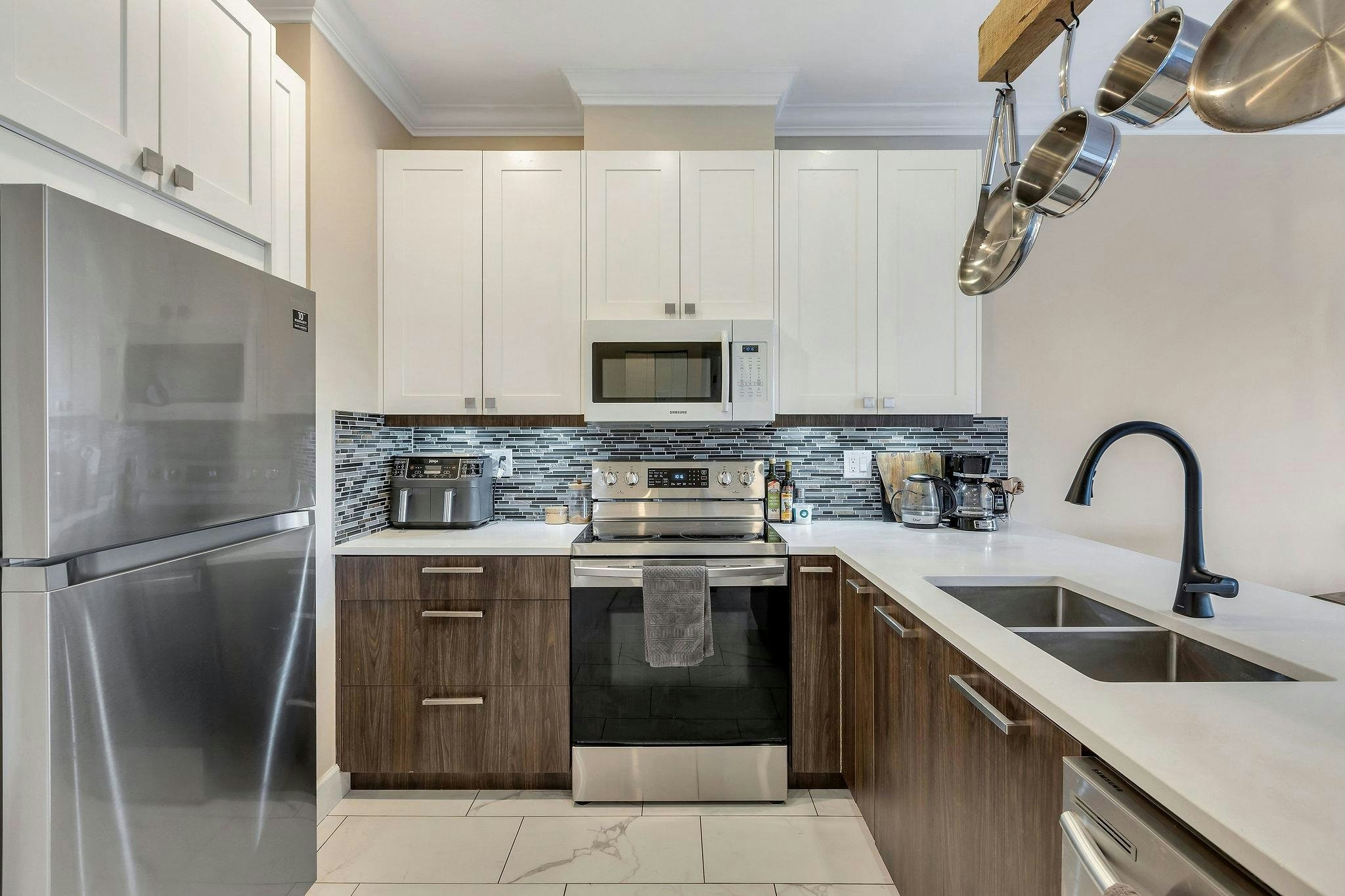 310-2109 Rowland Street - 2