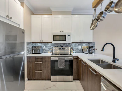 310-2109 Rowland Street - 2