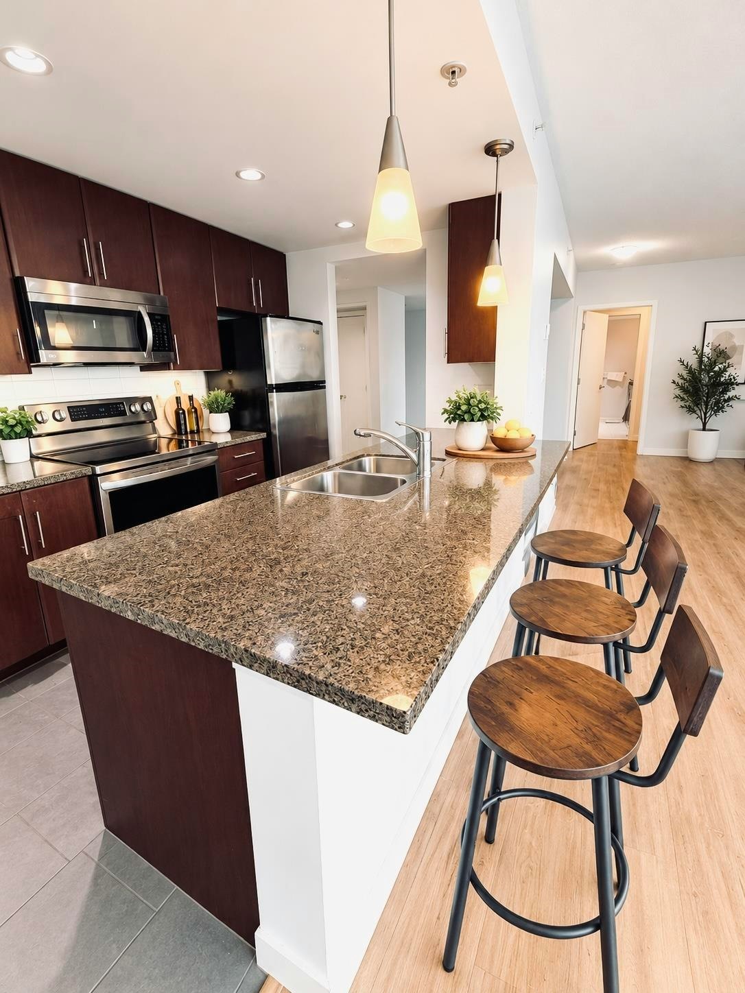 2801-58 Keefer Place - 3