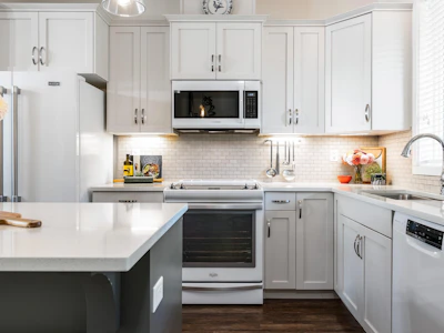 18-1640 Mackay Crescent - 3