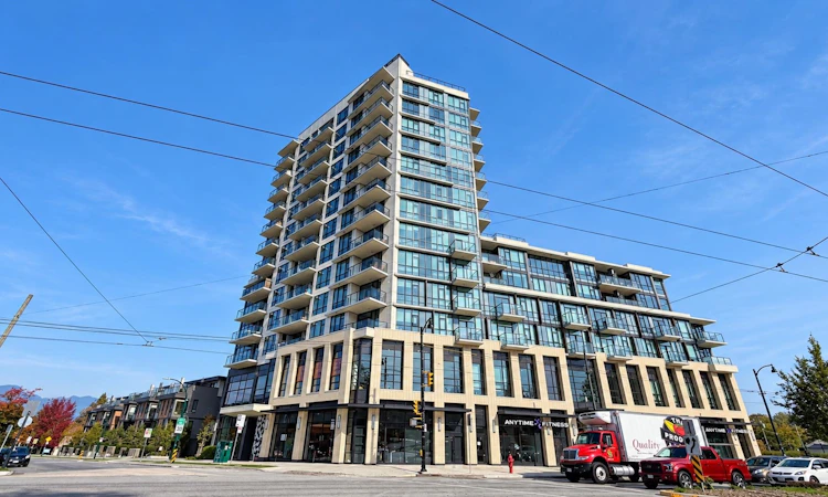 406-3996 Dumfries Street