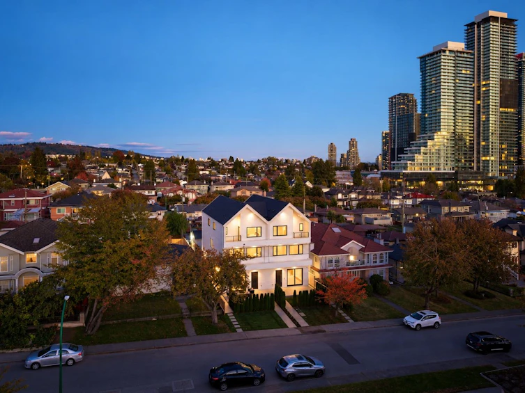 2-1458 Rosser Avenue, Burnaby, BC, V5C 5C8