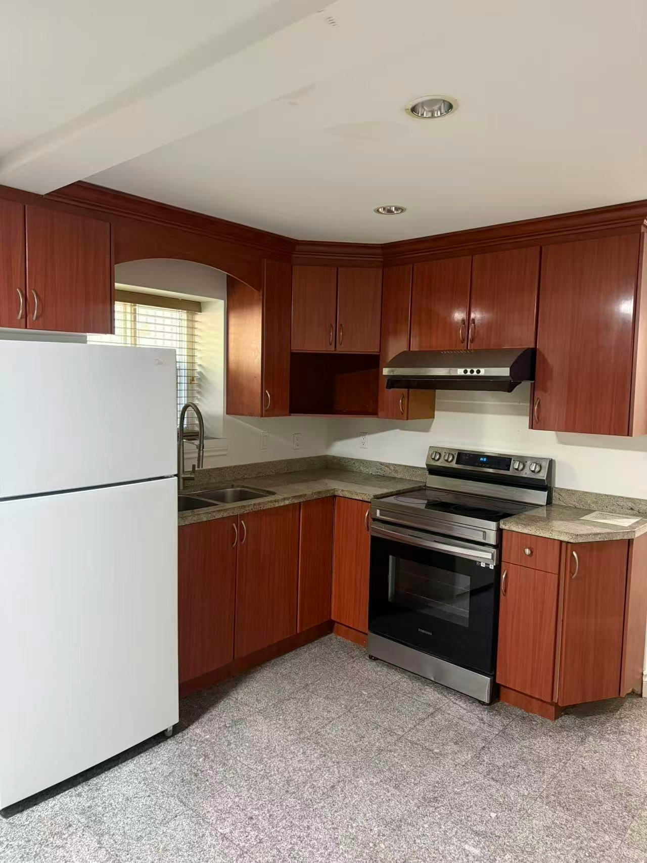 BSMT-16433 93b Avenue, Surrey, BC, V4N 5S3 - 4