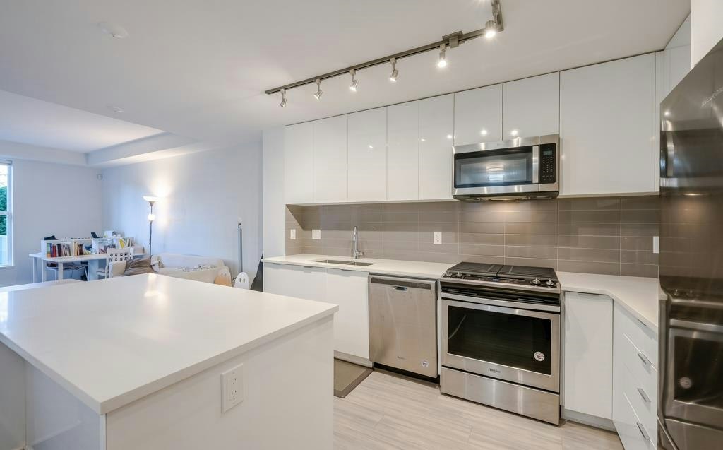D123-8150 207 Street - 5