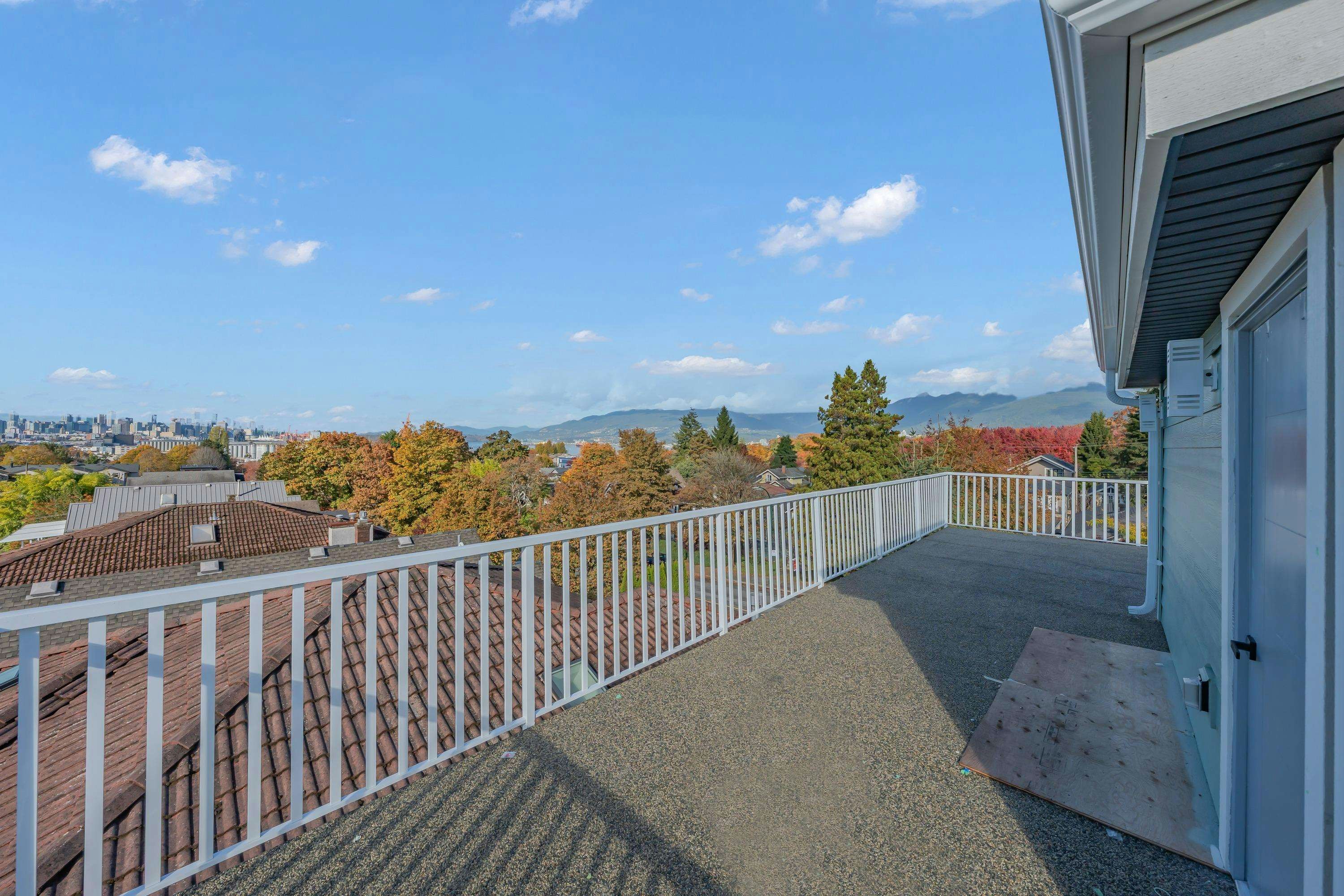 1-2554 Dundas Street - 2