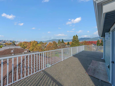 1-2554 Dundas Street - 2