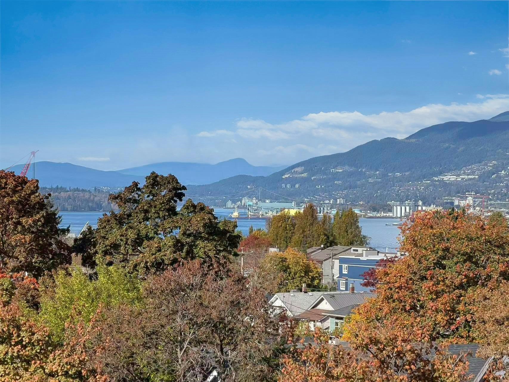 1-2554 Dundas Street - 4