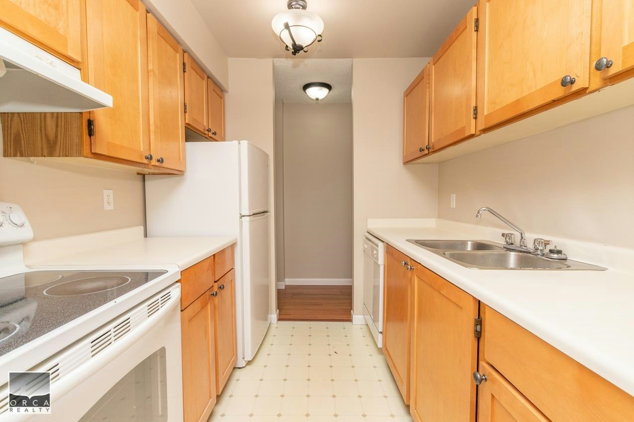 220-65 First Street, New Westminster, BC, V3L 5K9 - 8