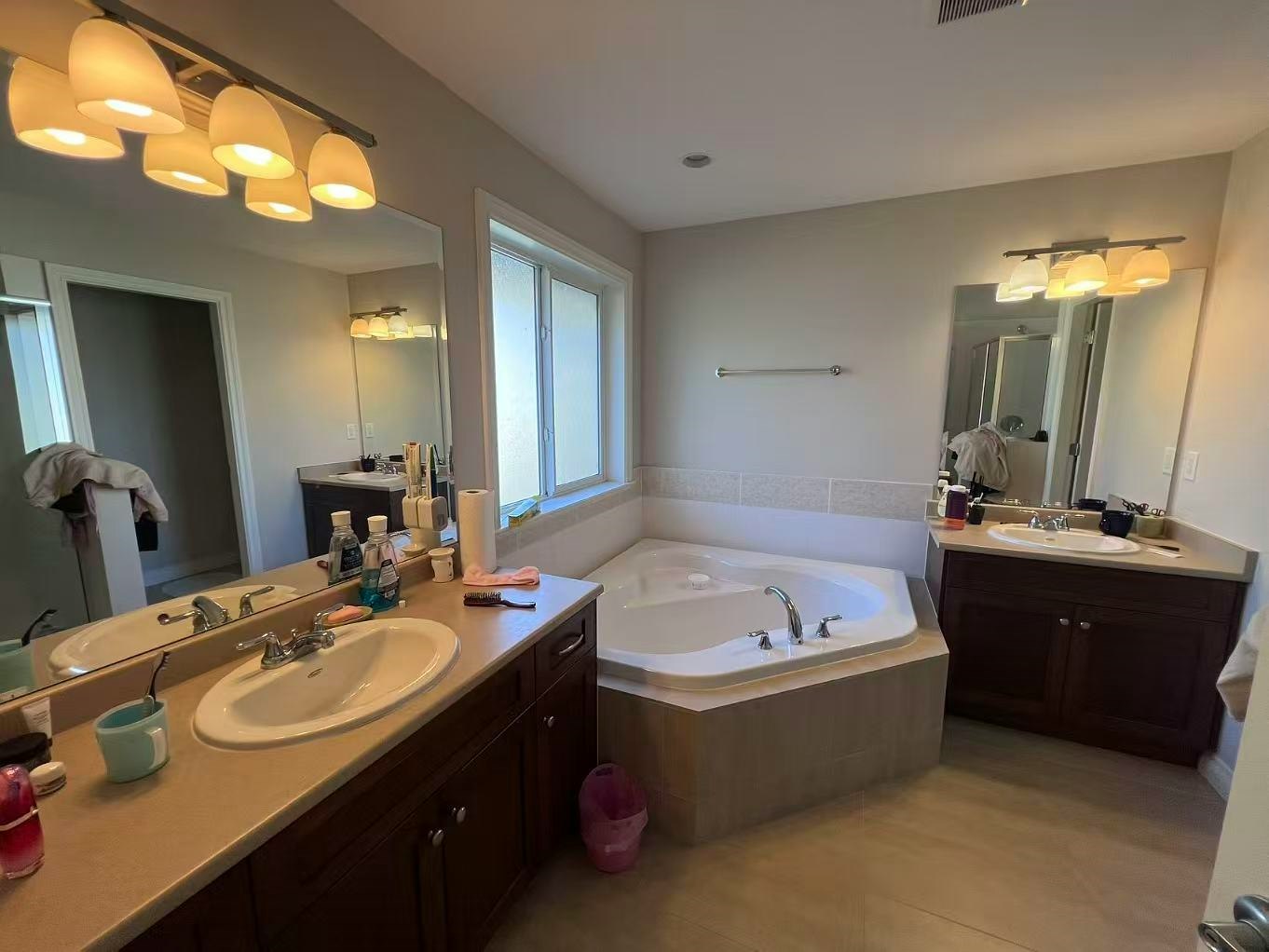 17733 68 Avenue, Surrey, BC, V3S 4P4 - 17