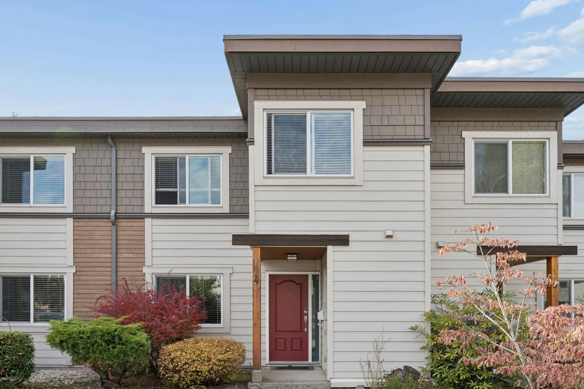 4-3051 Springfield Drive - 2