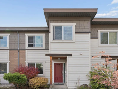 4-3051 Springfield Drive - 2