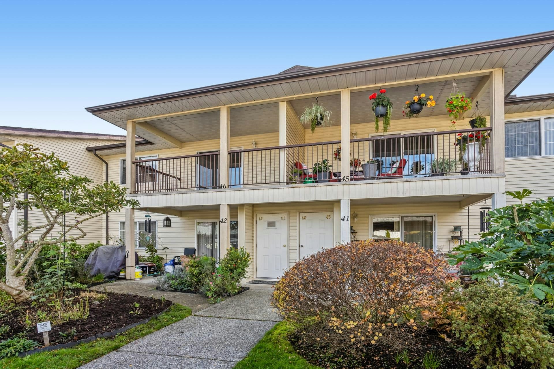 46-6467 197 Street - 2