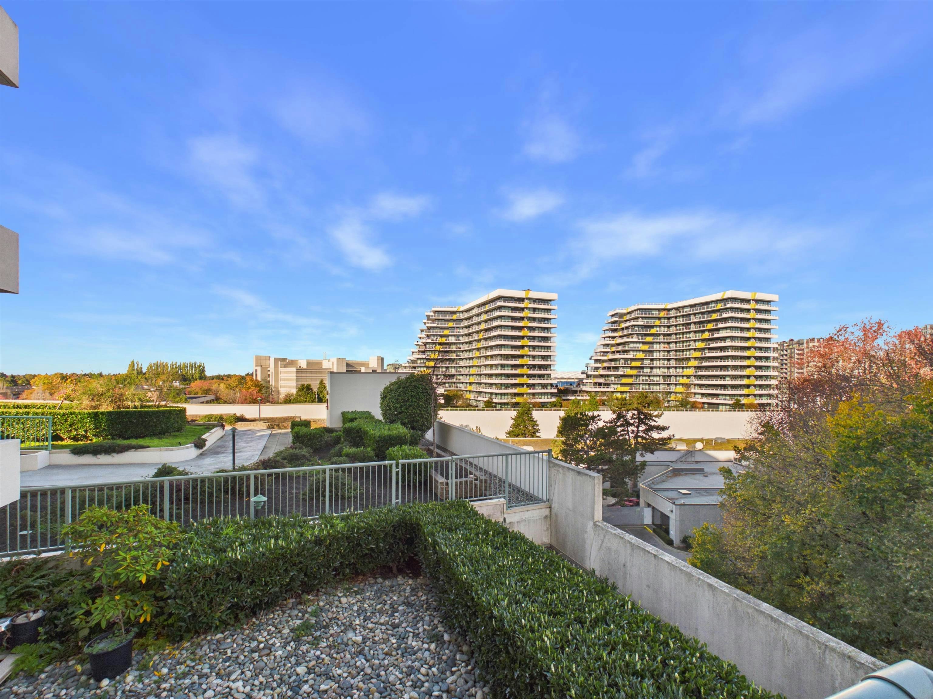 903-5911 Alderbridge Way - 5