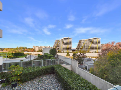 903-5911 Alderbridge Way - 5