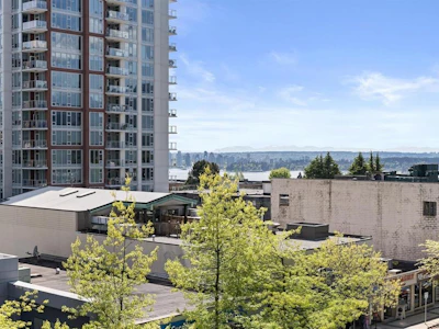 405-120 W 16 Street - 3