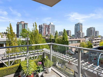 405-120 W 16 Street - 2