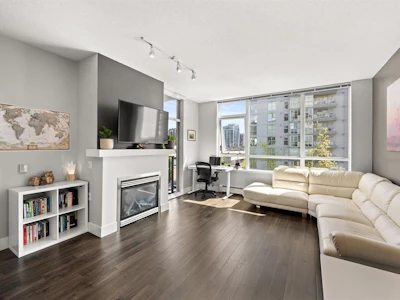 405-120 W 16 Street - 4