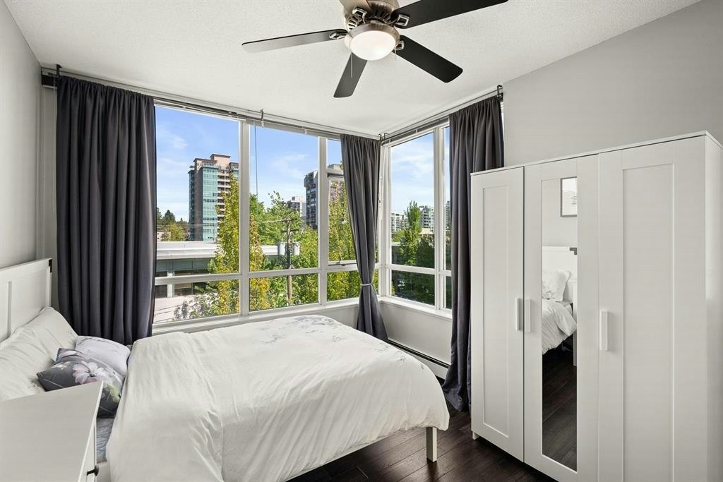 405-120 W 16 Street - 5