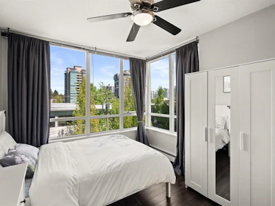 405-120 W 16 Street - 5
