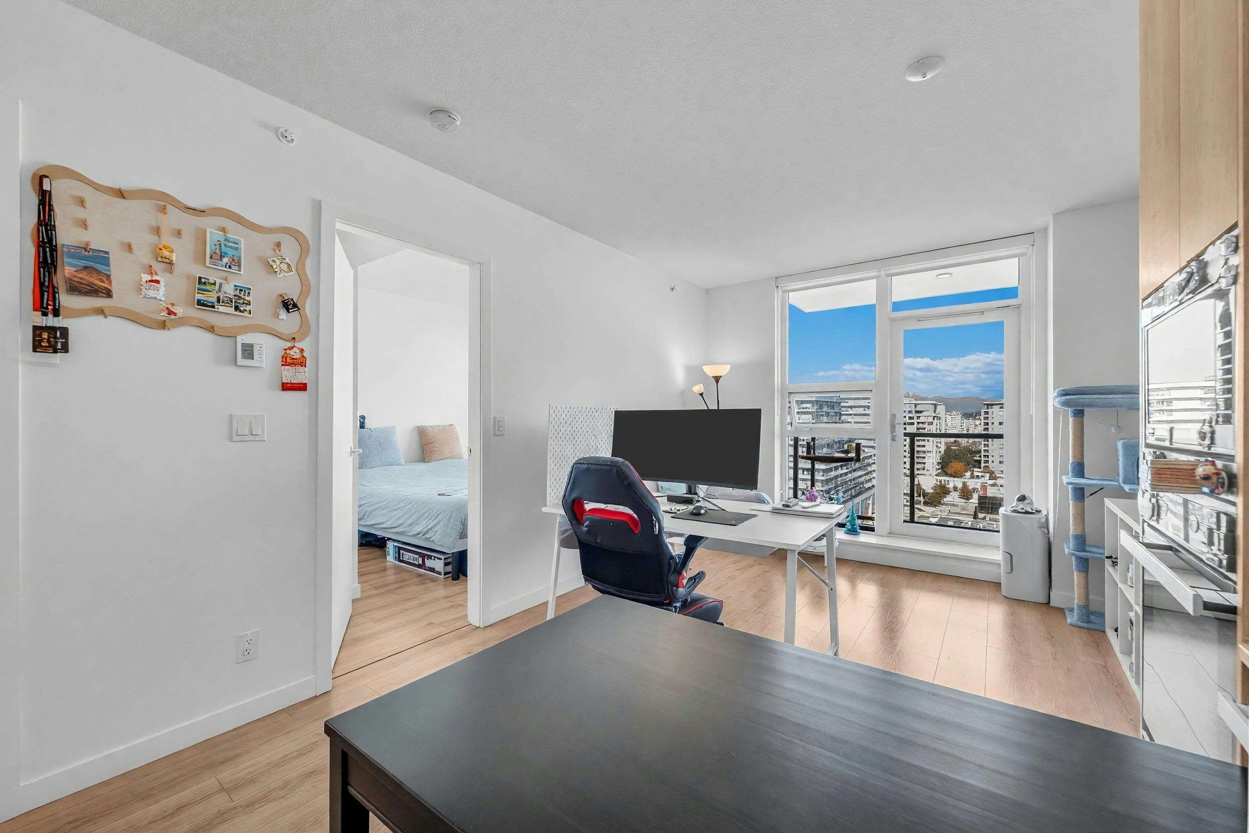 1304-6633 Buswell Street - 4