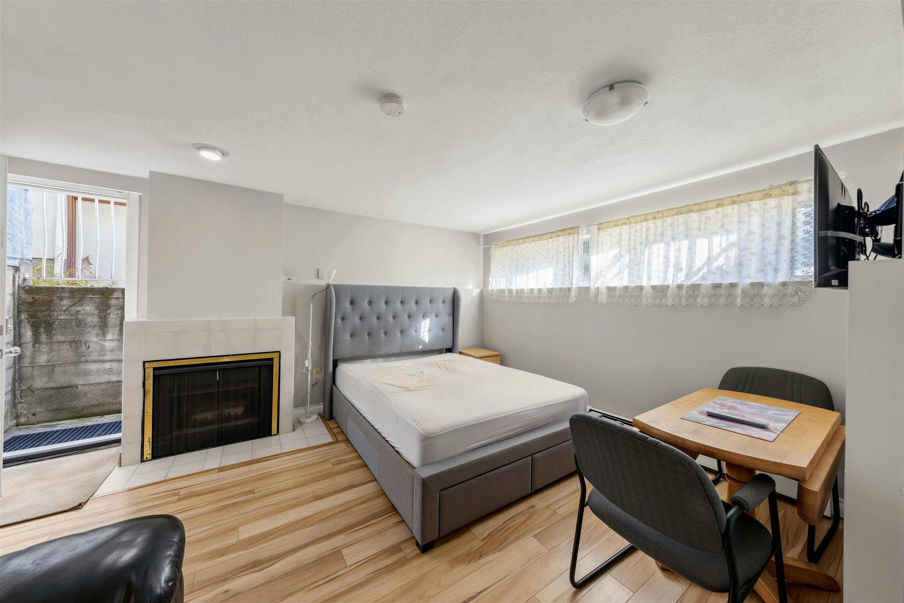 2553 E 22nd Avenue, Vancouver, BC, V5M 2X4 - 23
