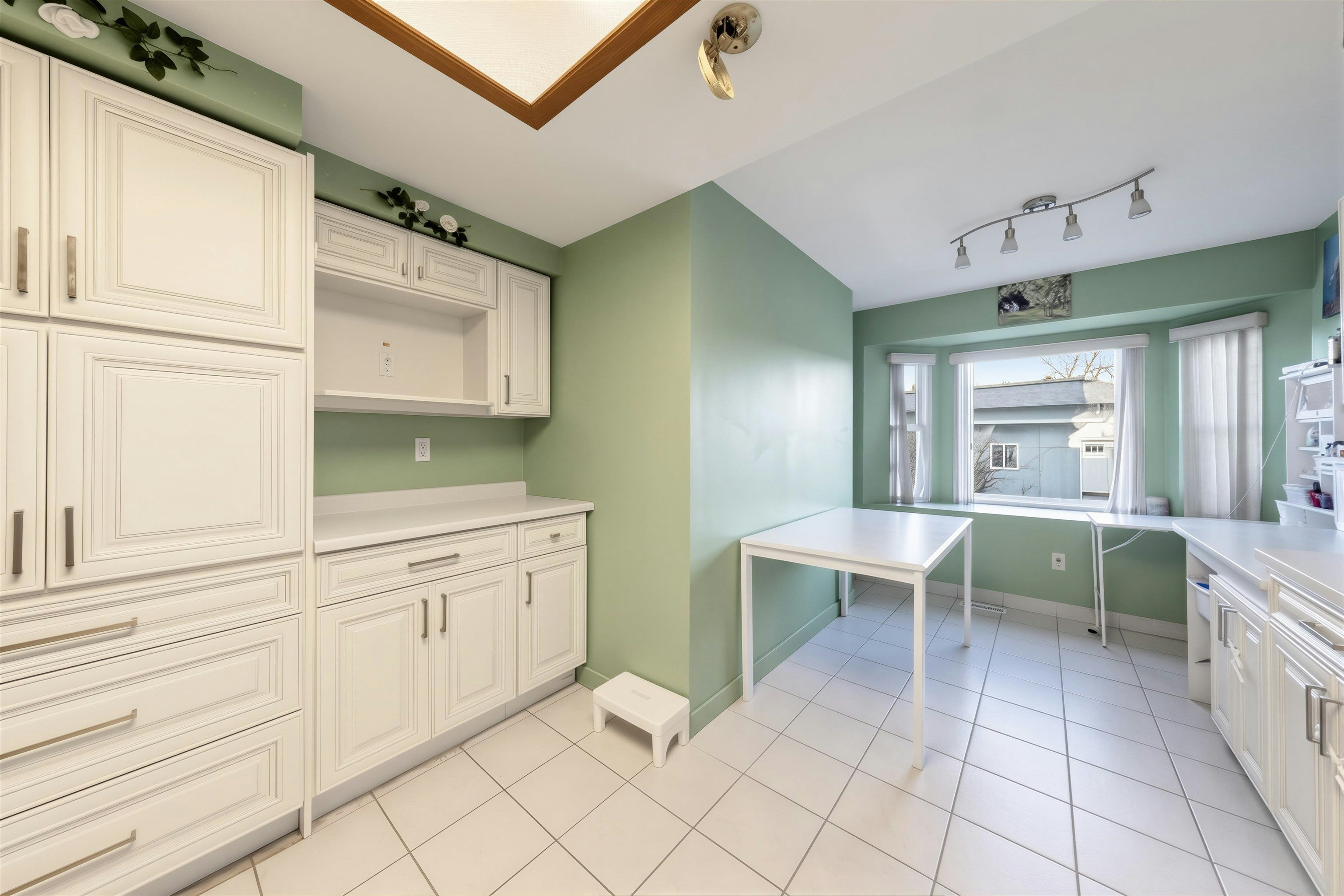 2553 E 22nd Avenue, Vancouver, BC, V5M 2X4 - 9