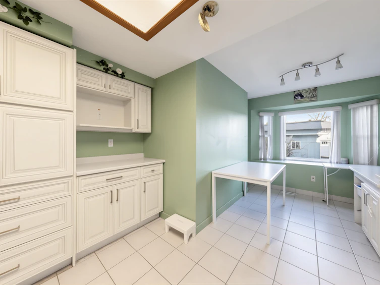 2553 E 22nd Avenue, Vancouver, BC, V5M 2X4 - 9
