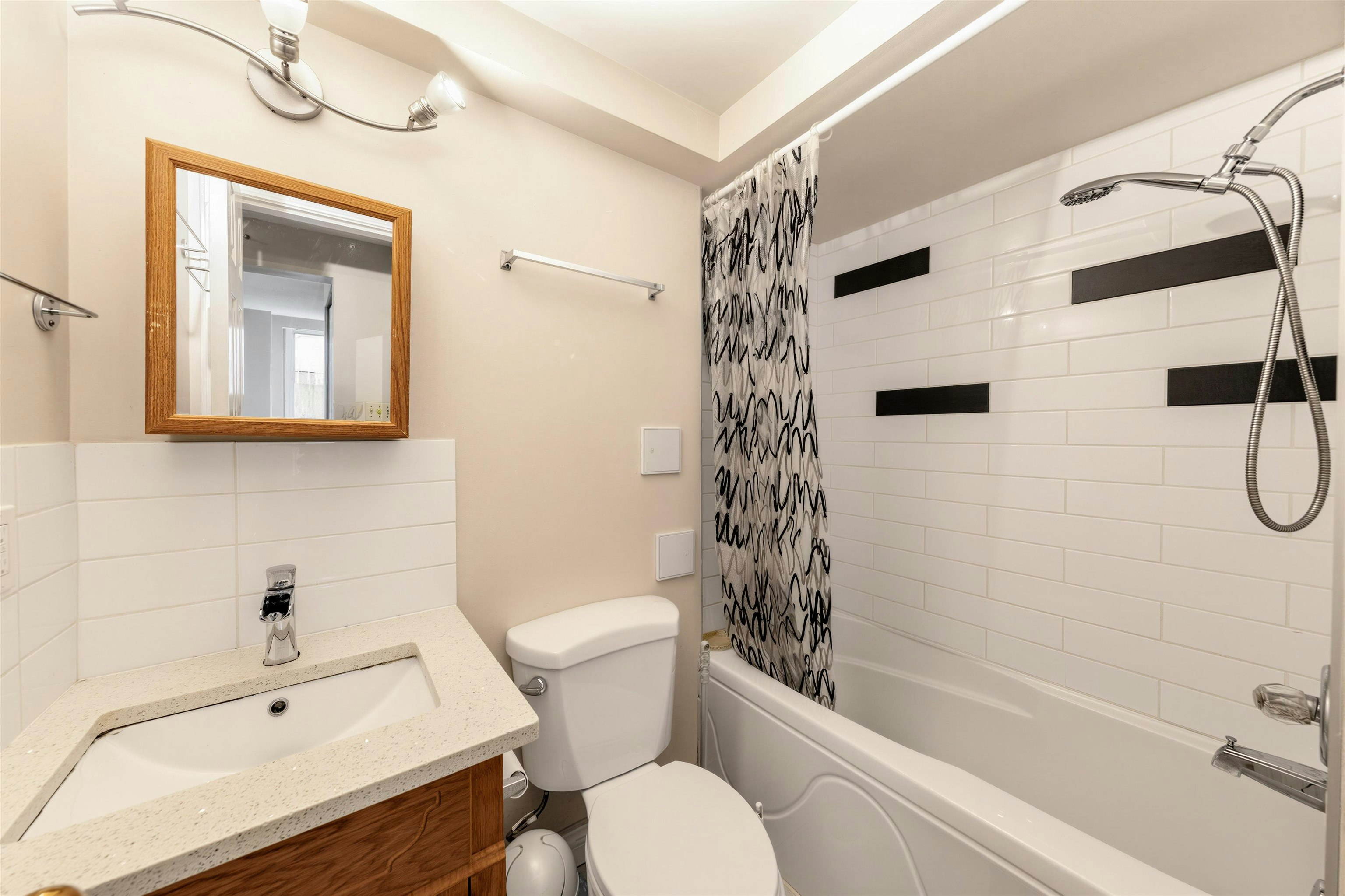 2553 E 22nd Avenue, Vancouver, BC, V5M 2X4 - 17