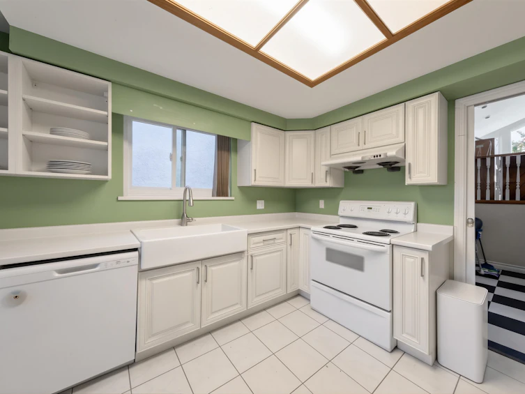 2553 E 22nd Avenue, Vancouver, BC, V5M 2X4 - 7