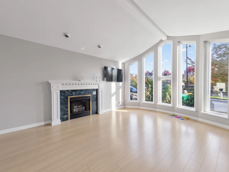 2553 E 22nd Avenue, Vancouver, BC, V5M 2X4 - 2
