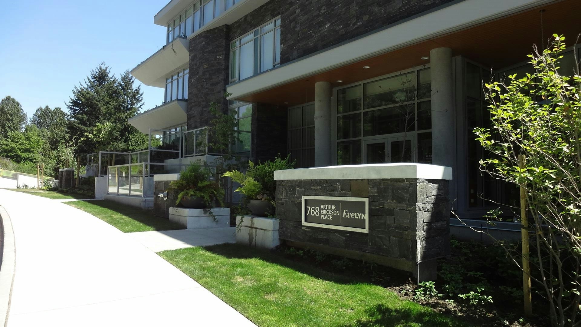 400-768 Arthur Erickson Place, West Vancouver, BC, V7T 0B6