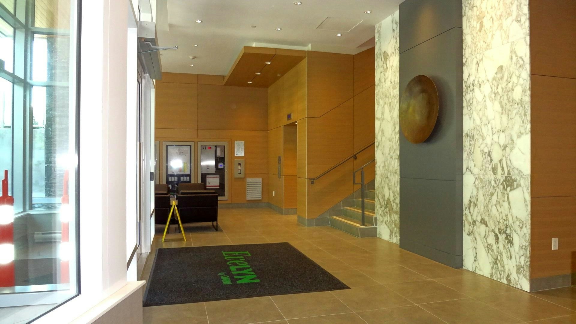 400-768 Arthur Erickson Place, West Vancouver, BC, V7T 0B6 - 2