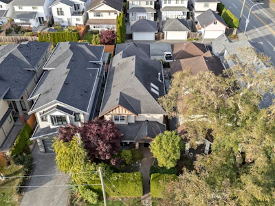 3933 Garry Street - 3