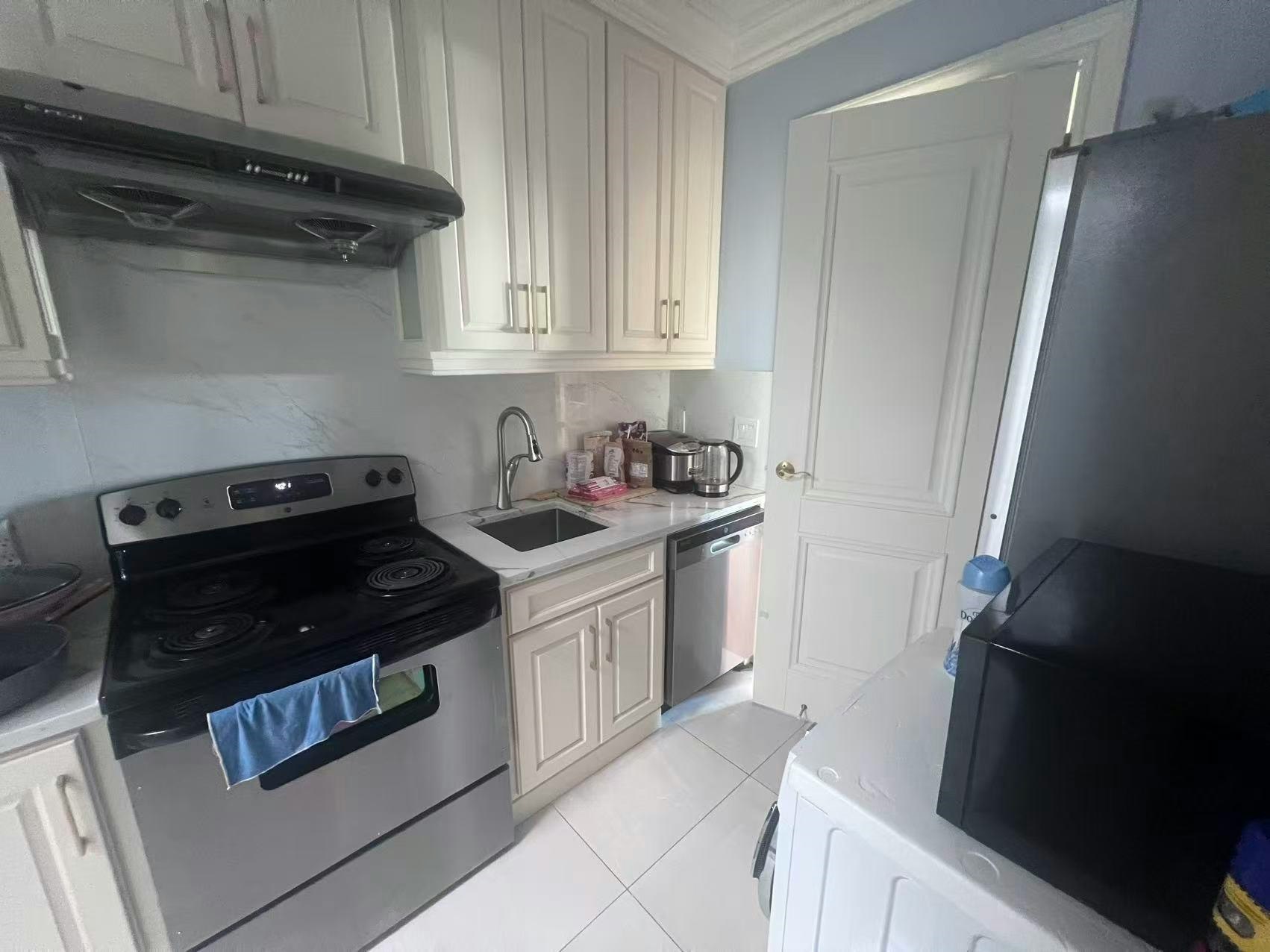 Upstairs-1310 Tyrol Road, West Vancouver, BC, V7S 2L6 - 7