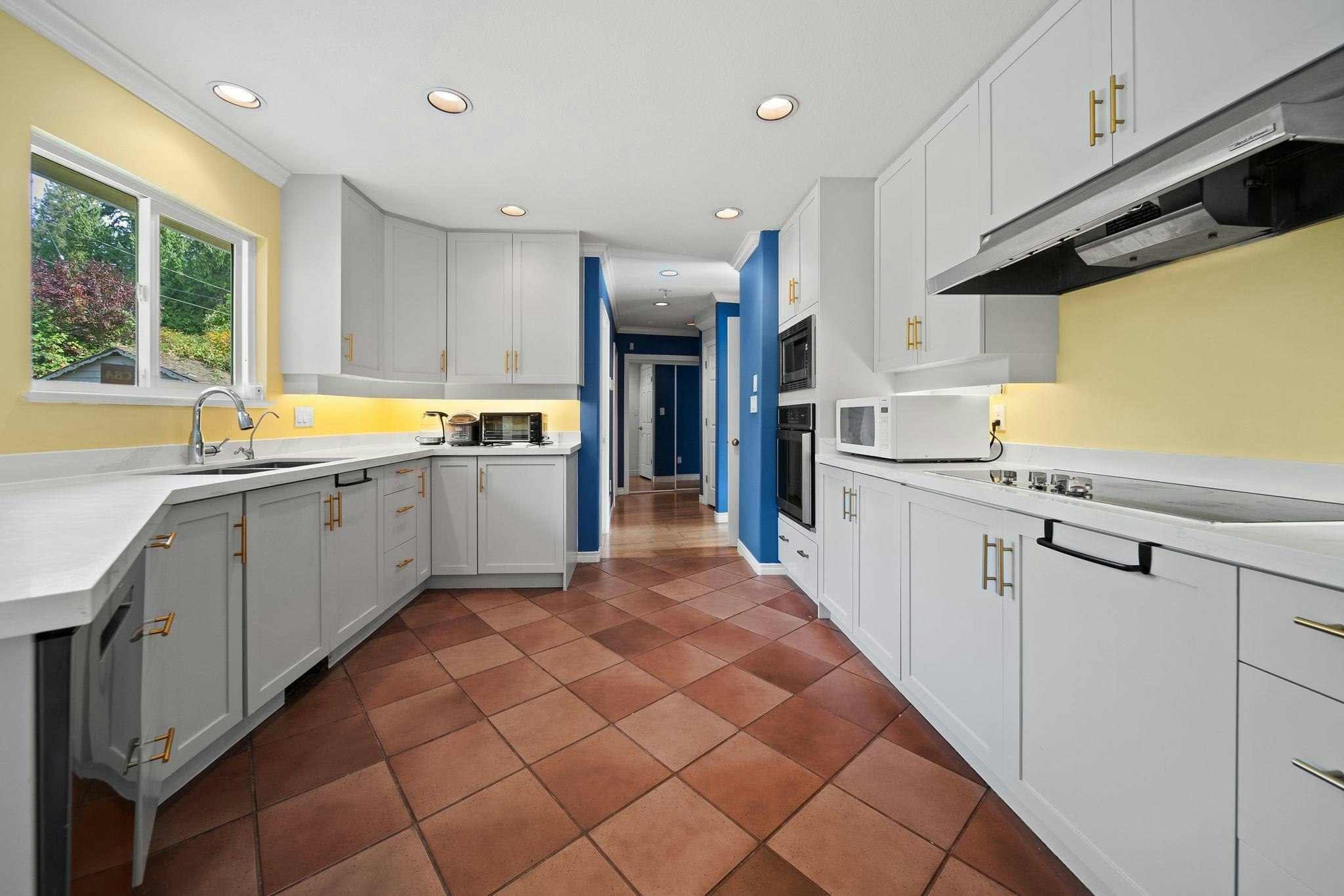 535 Stevens Drive, West Vancouver, BC, V7S 1E1 - 8