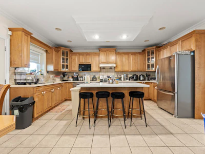 16291 80 Avenue - 5