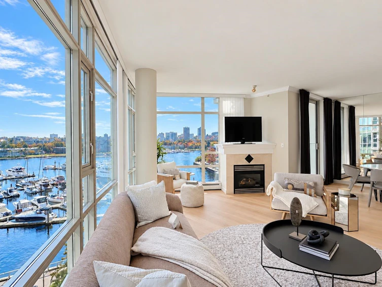 701-1111 Marinaside Crescent, Vancouver, BC, V6Z 2Y3 - 3
