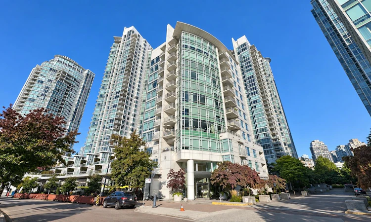 701-1111 Marinaside Crescent